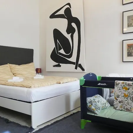 In A Viennese Traditional Building, Location Apartment