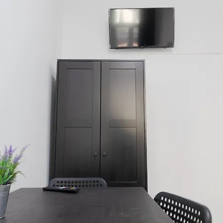 Affordable 5-br Shared / Enkplatz U3 Getaway Apartment *