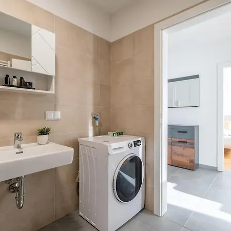 Apartment Hm • Sleek 1br With Balcony *