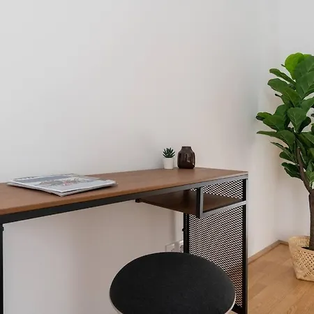 Hm • Sleek 1br With Balcony * Vienna