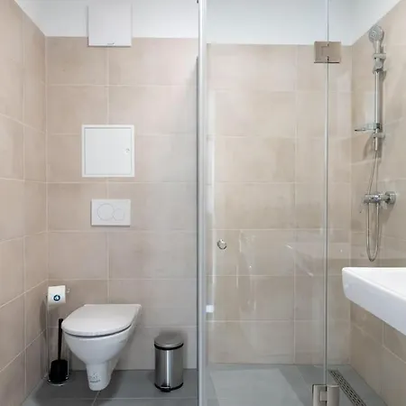 Hm • Sleek 1br With Balcony