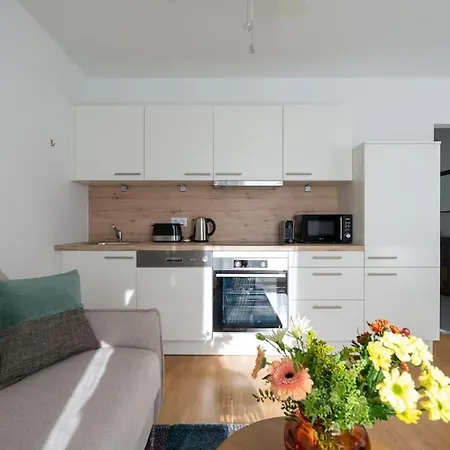 Apartment Hm • Sleek 1br With Balcony Vienna