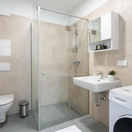 Hm • Sleek 1br With Balcony * Vienna
