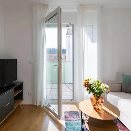 Apartment Hm • Sleek 1br With Balcony *