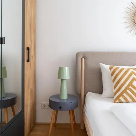 Hm • Sleek 1br With Balcony * Vienna