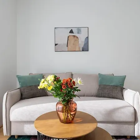 Apartment Hm • Sleek 1br With Balcony *