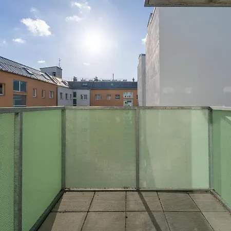 Apartment Hm • Sleek 1br With Balcony *