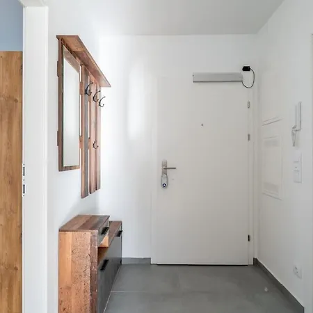 Hm • Modern 1br Apt With Balcony Appartamento *