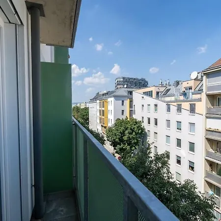 Stylish 1br Escape, Quick By Hm Apartment *