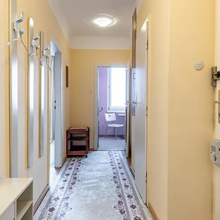 Vintage + View + Balcony - The Original Apartment *