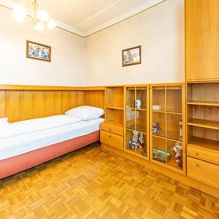 Vintage + View + Balcony - The Original Apartment *
