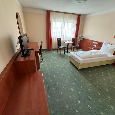Hotel Breitenlee 2*