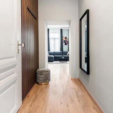 Sky9 Wienerberg Apartmán *