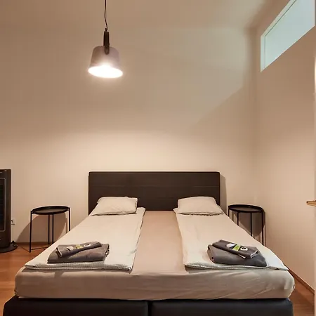 Designer In The Center Apartment