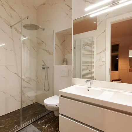 Designer In The Center Apartment Wien