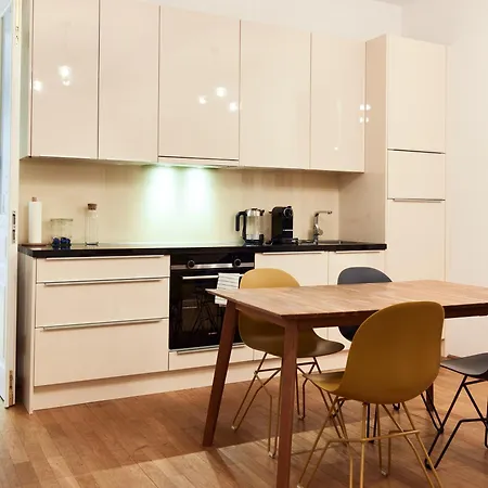 Apartment Designer In The Center *