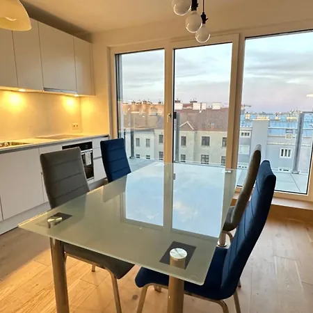 Apartment Wiener Schloss Wilhelminen 360° Views *