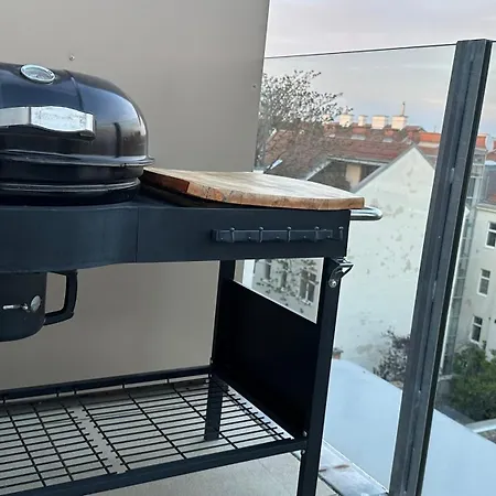 Wiener Schloss Wilhelminen 360° Views Apartment *