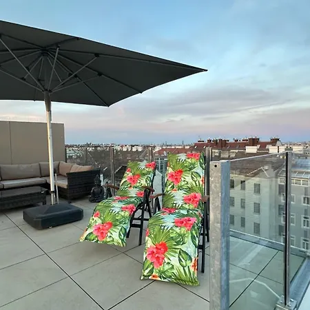Wiener Schloss Wilhelminen 360° Views * Vienna