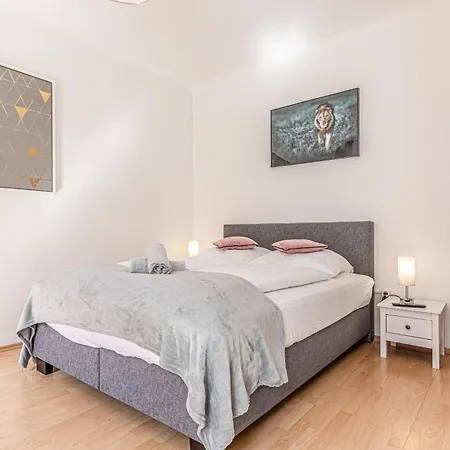 Double Delight - Apt. For Two Vienna