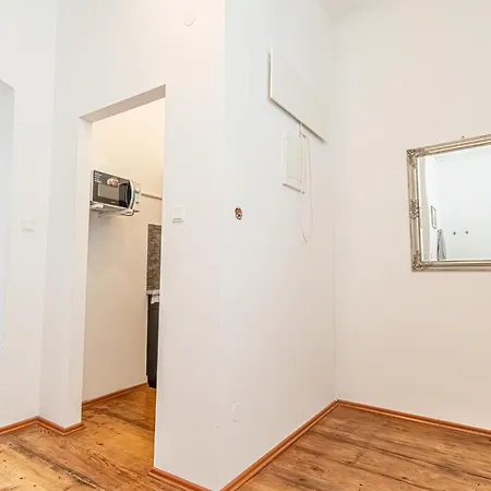 Stylish 1br Apartment- Near Westbahnhof U3&u6