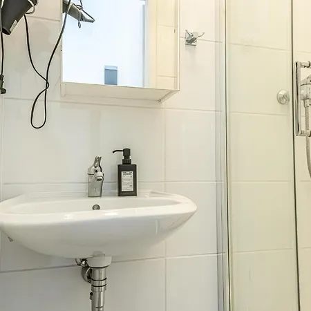 Apartment Stylish 1br Apartment- Near Westbahnhof U3&u6