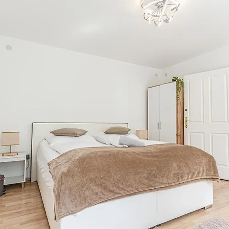 Vibes: 1br Apt, 10 Min To Westbahnhof Viena