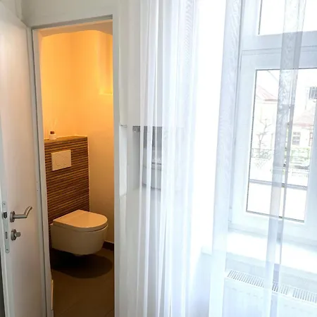 Traumhafte Fuer 3, Grosszuegig, Walk In Dusche Apartment Vienna