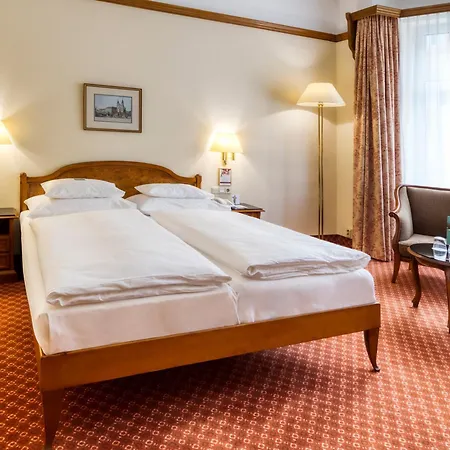 Hotel City Central Отель 4*
