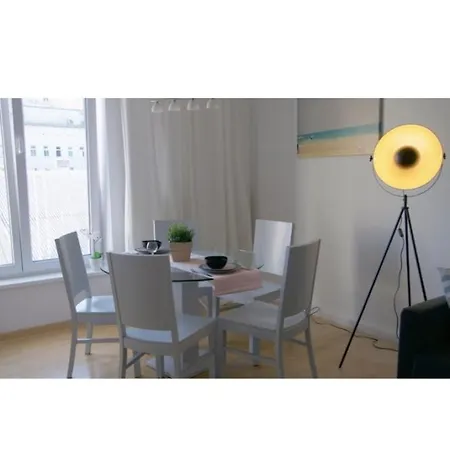 Spacious 2rooms In The Center Wien