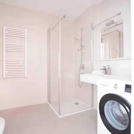 Apartment Exquisite Studio With Rooftop Pool Vienna