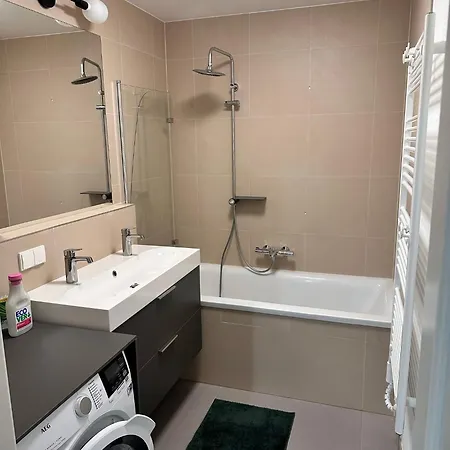 Apartment 2-zimmer In Oberlaa Mit Privatem Tiefgaragen Platz