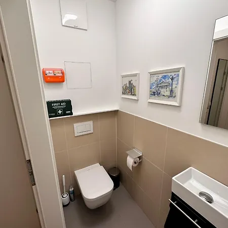 2-zimmer In Oberlaa Mit Privatem Tiefgaragen Platz