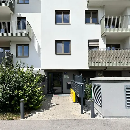 2-zimmer In Oberlaa Mit Privatem Tiefgaragen Platz