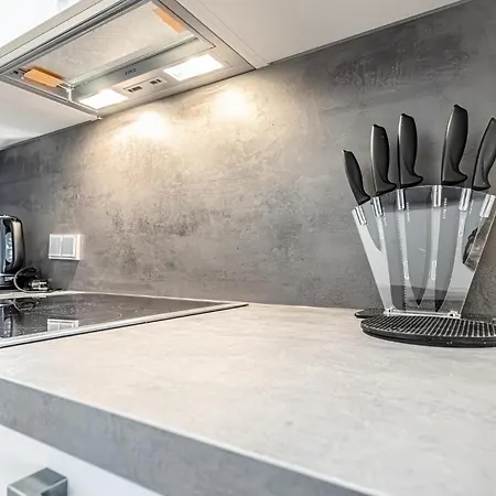 Charming 1br, Steps From Reumannplatz U1