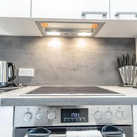 Apartman Charming 1br, Steps From Reumannplatz U1 *