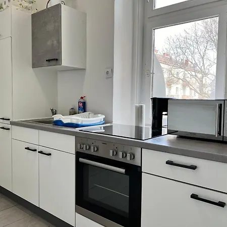 Cozy 4br Shared Apt.- Near U3/zippererstrasse