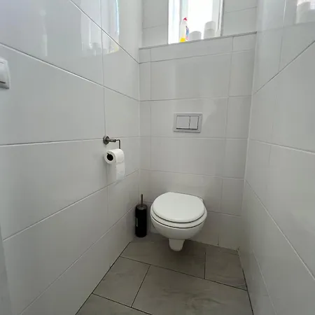 Cozy 4br Shared Apt.- Near U3/zippererstrasse