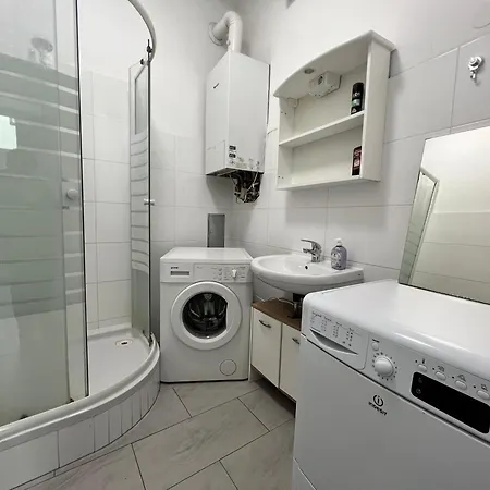 Apartment Cozy 4br Shared Apt.- Near U3/zippererstrasse