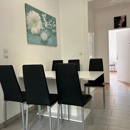 Apartment Cozy 4br Shared Apt.- Near U3/zippererstrasse Wien