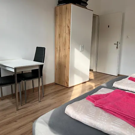 Apartment Cozy 4br Shared Apt.- Near U3/zippererstrasse *