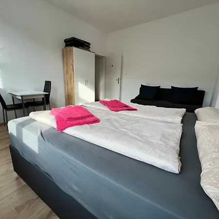Cozy 4br Shared Apt.- Near U3/zippererstrasse
