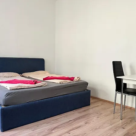 Apartment Cozy 4br Shared Apt.- Near U3/zippererstrasse *