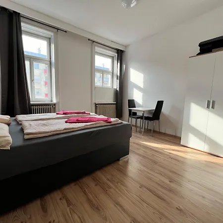 Apartment Cozy 4br Shared Apt.- Near U3/zippererstrasse *