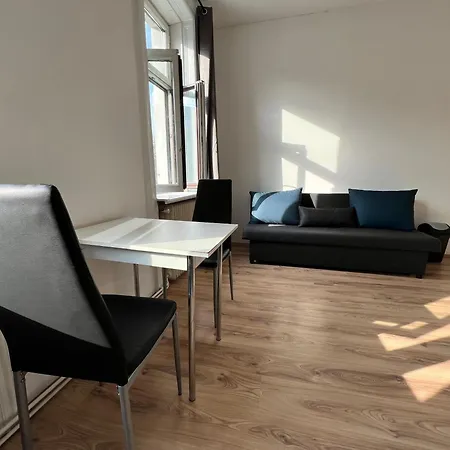 Cozy 4br Shared Apt.- Near U3/zippererstrasse Wien