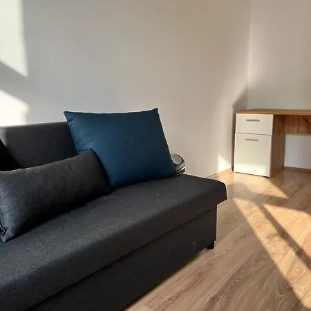 Cozy 4br Shared Apt.- Near U3/zippererstrasse Wien