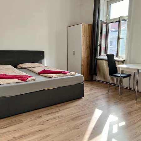 Apartment Cozy 4br Shared Apt.- Near U3/zippererstrasse