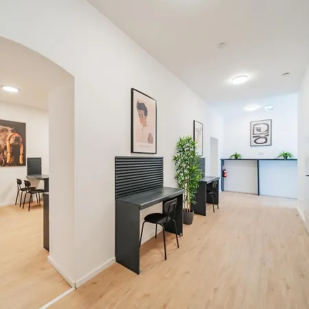 Hostel Chic By Home2 *