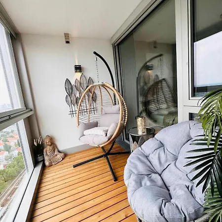 High-end Close To Metro And Uno-city With E-parking Vienna