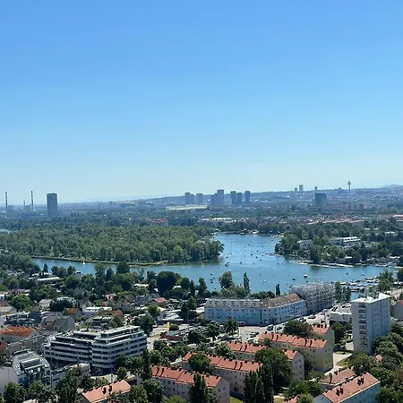 High-end Close To Metro And Uno-city With E-parking Vienna